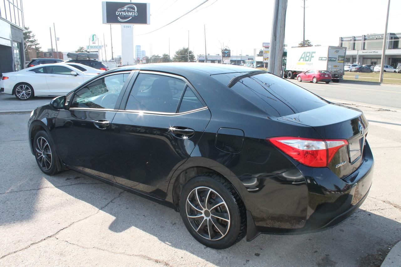 2015 Toyota Corolla LE Photo