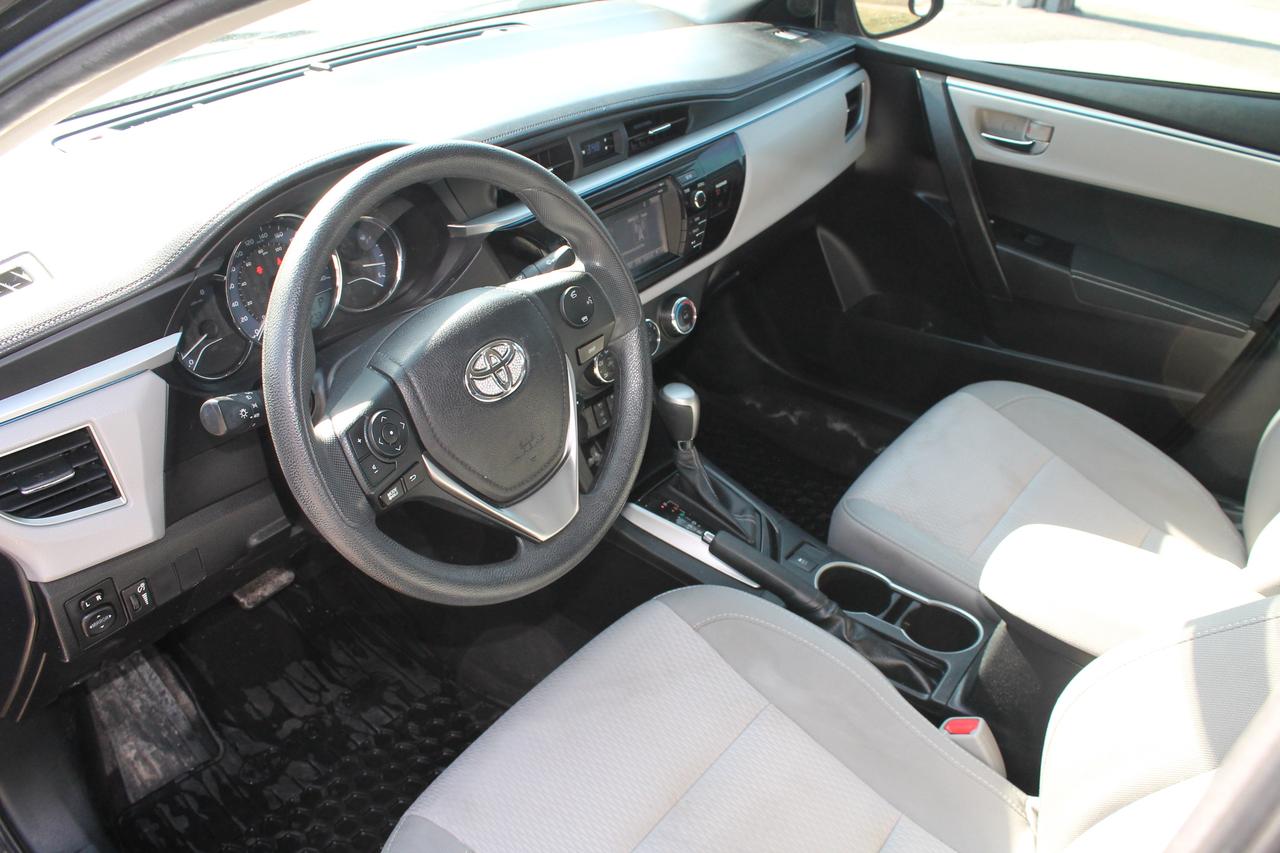 2015 Toyota Corolla LE Photo