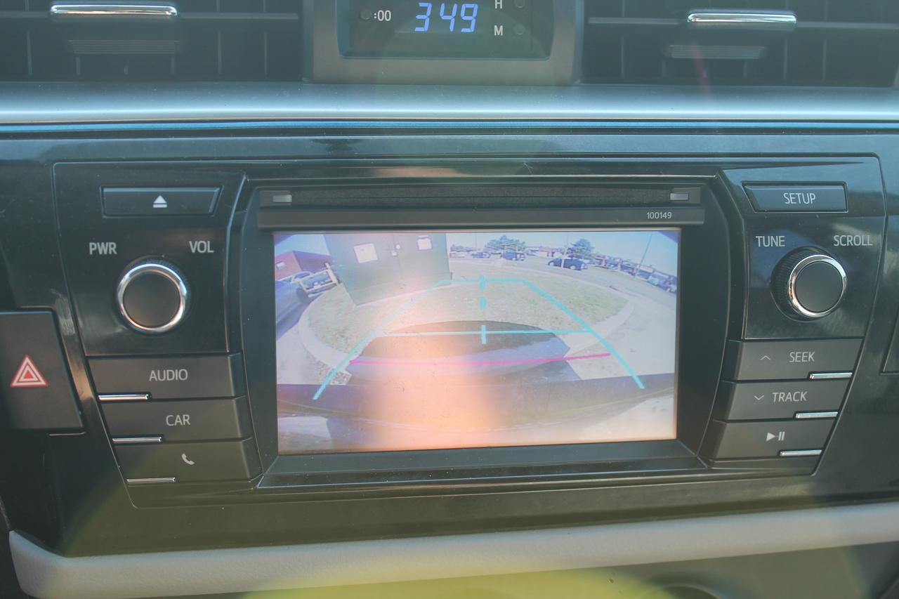 2015 Toyota Corolla LE Photo