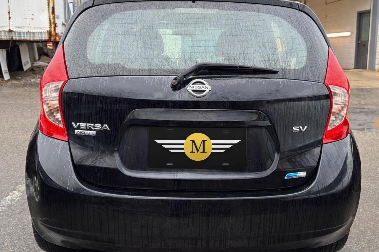 2015 Nissan Versa SV Photo