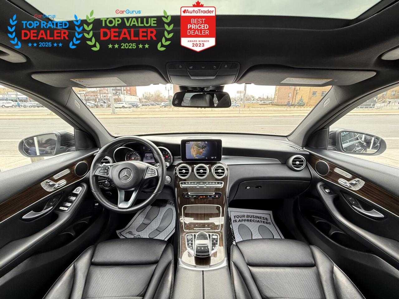 2017 Mercedes-Benz GLC-Class 300 //AMG PKG | PANO | AMBIENT LIGHTING Photo2