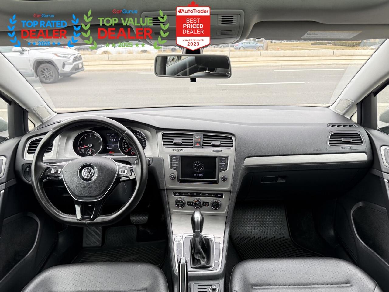 2017 Volkswagen Golf S Photo3