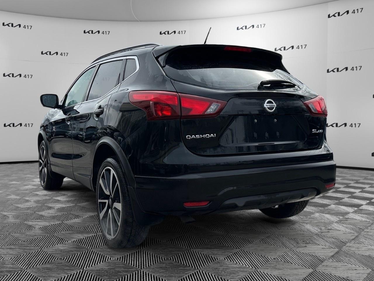 2017 Nissan Qashqai AWD 4DR SL CVT Photo2