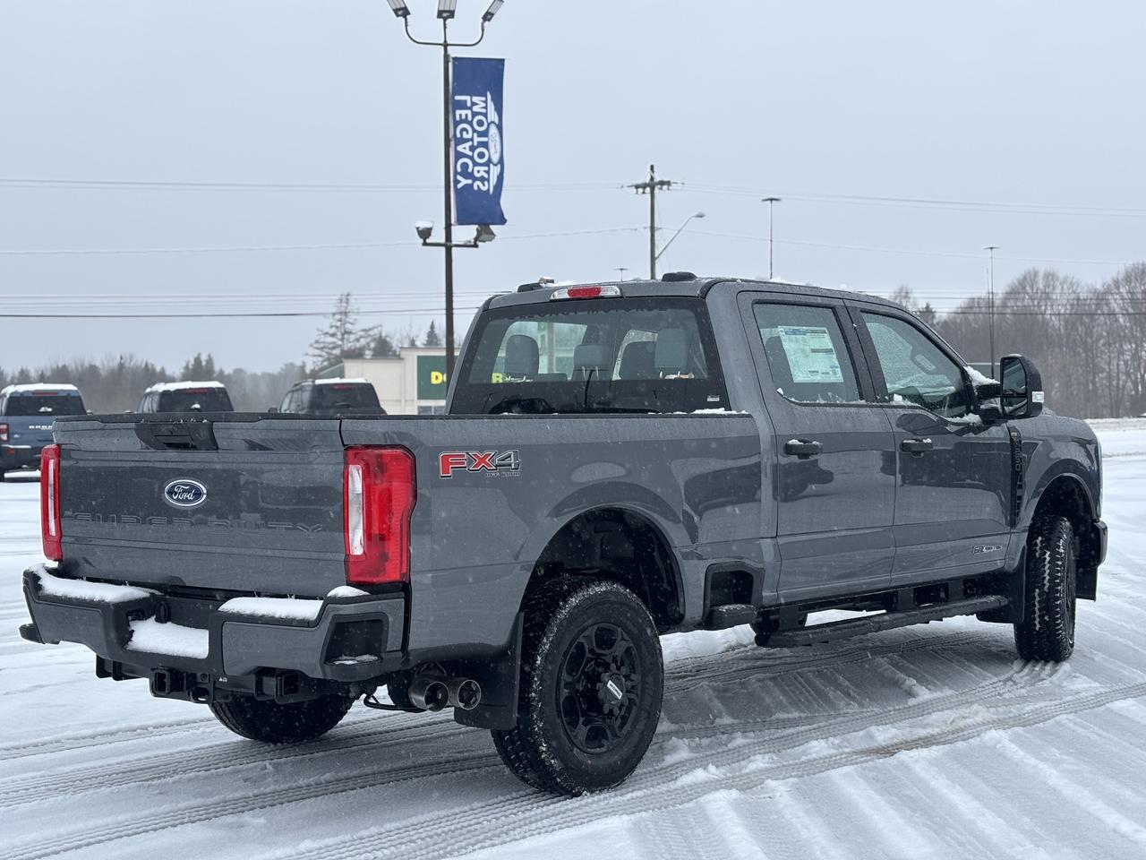 2026 Ford SuperDuty F-250® XL Photo3