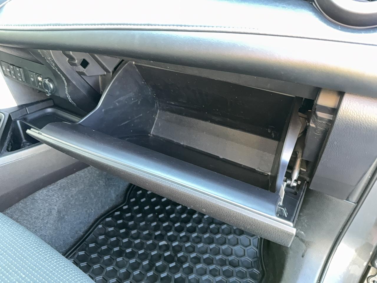 2017 Toyota RAV4 XLE Photo