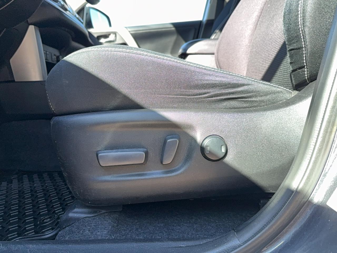 2017 Toyota RAV4 XLE Photo