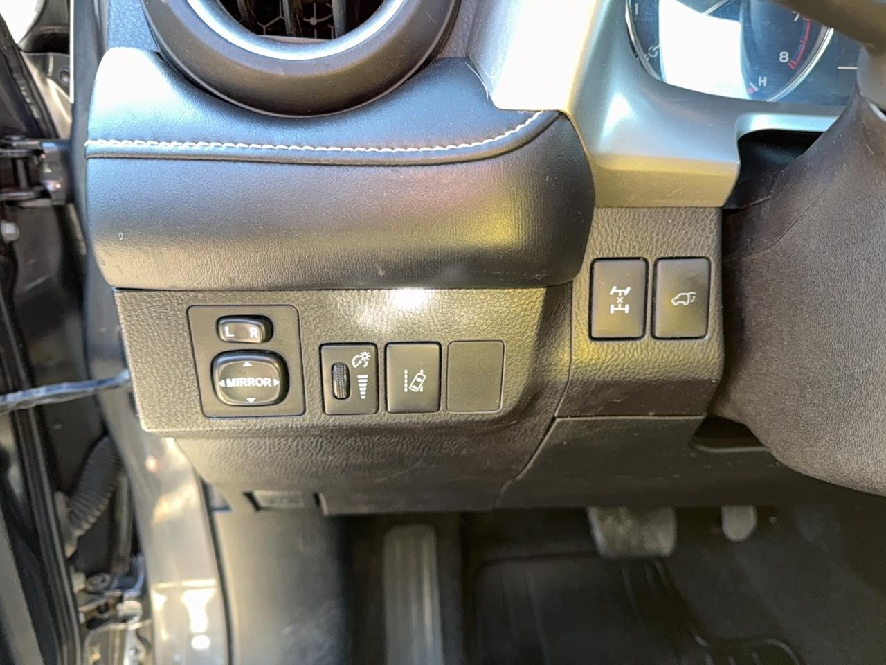 2017 Toyota RAV4 XLE Photo