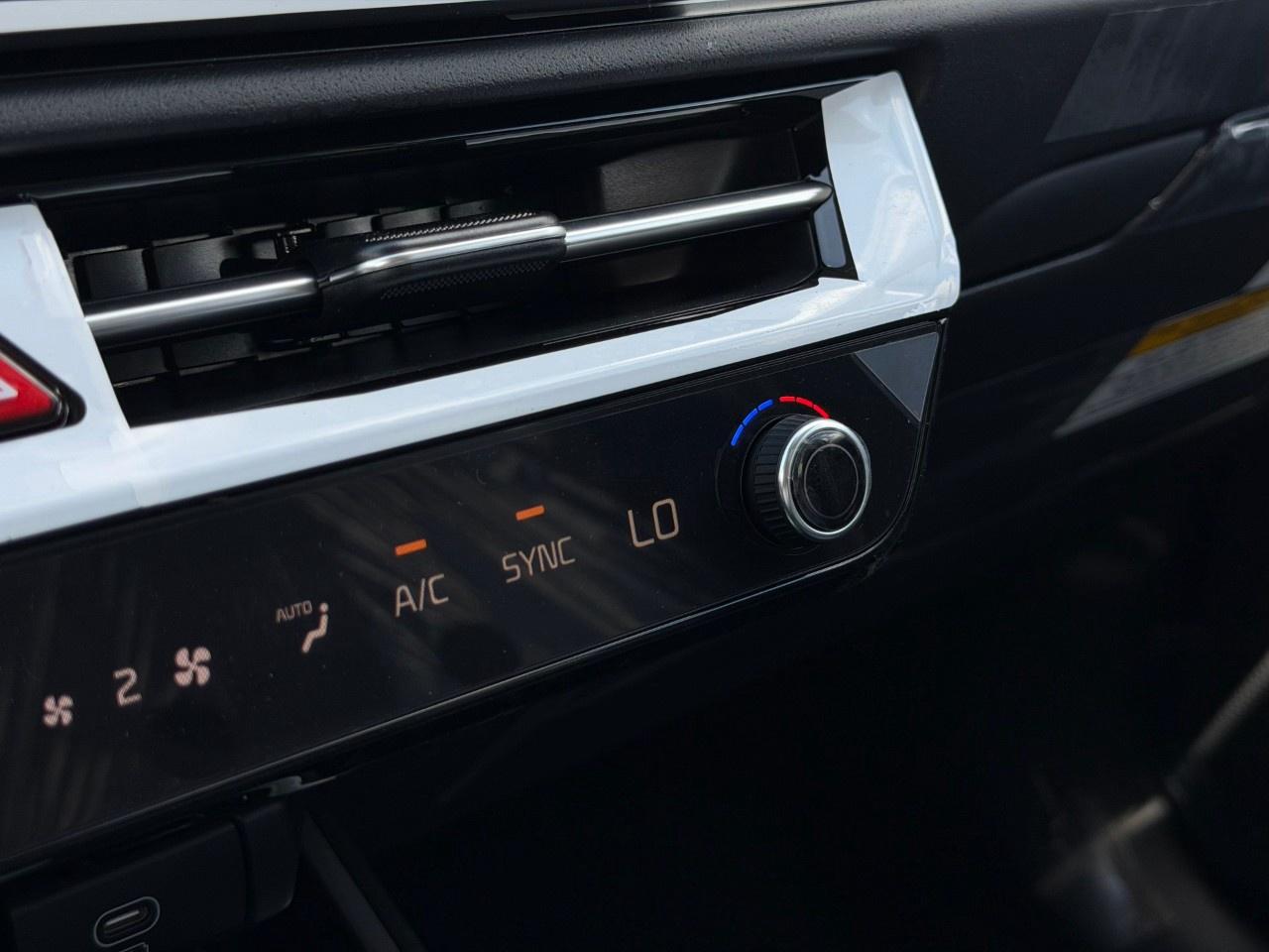 2026 Kia NIRO LX FWD Photo