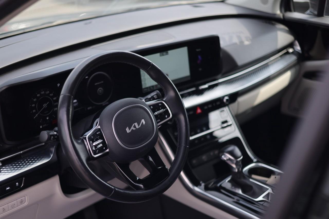 2022 Kia Carnival SX Photo