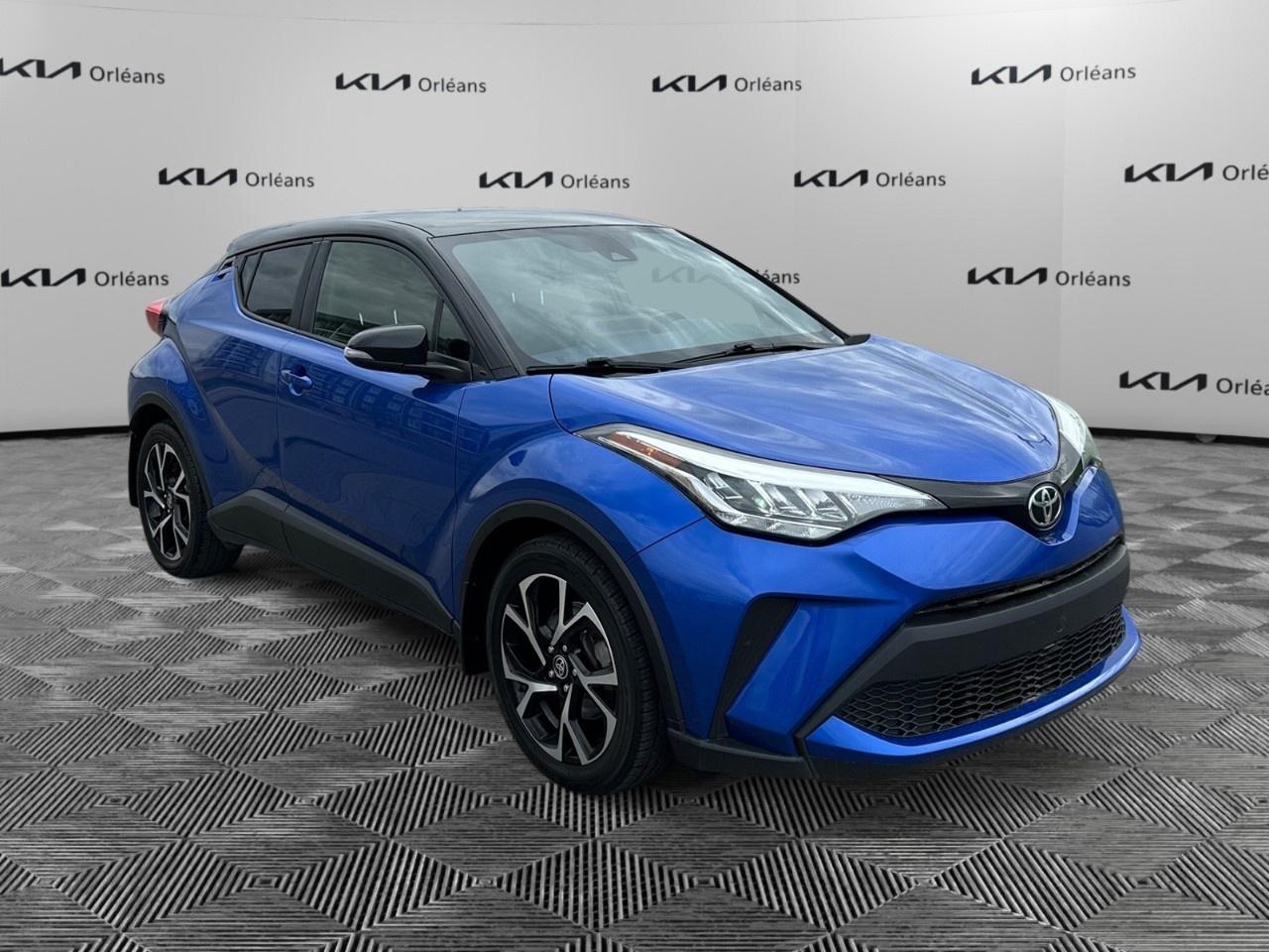 2022 Toyota C-HR  Photo2