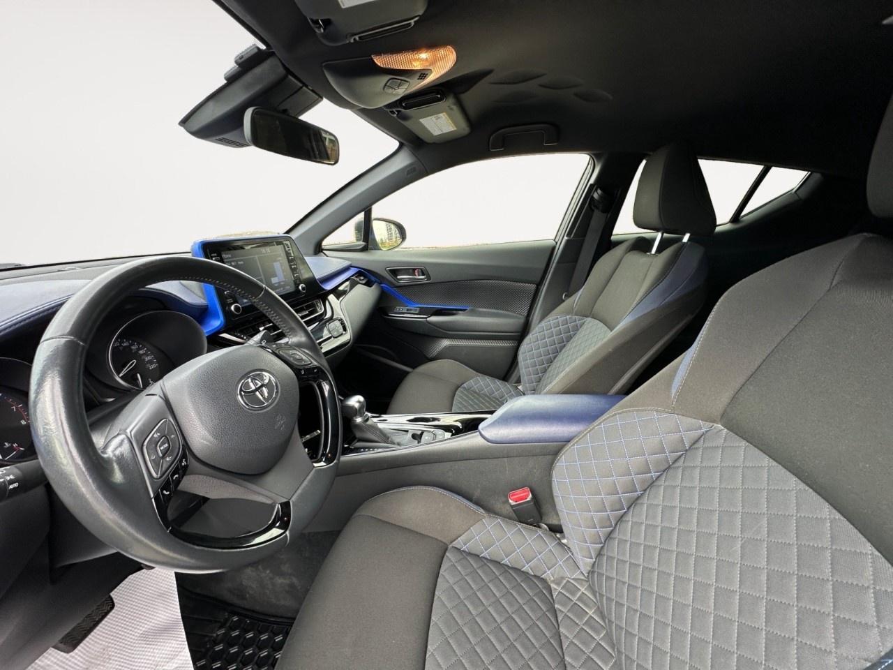 2022 Toyota C-HR  Photo
