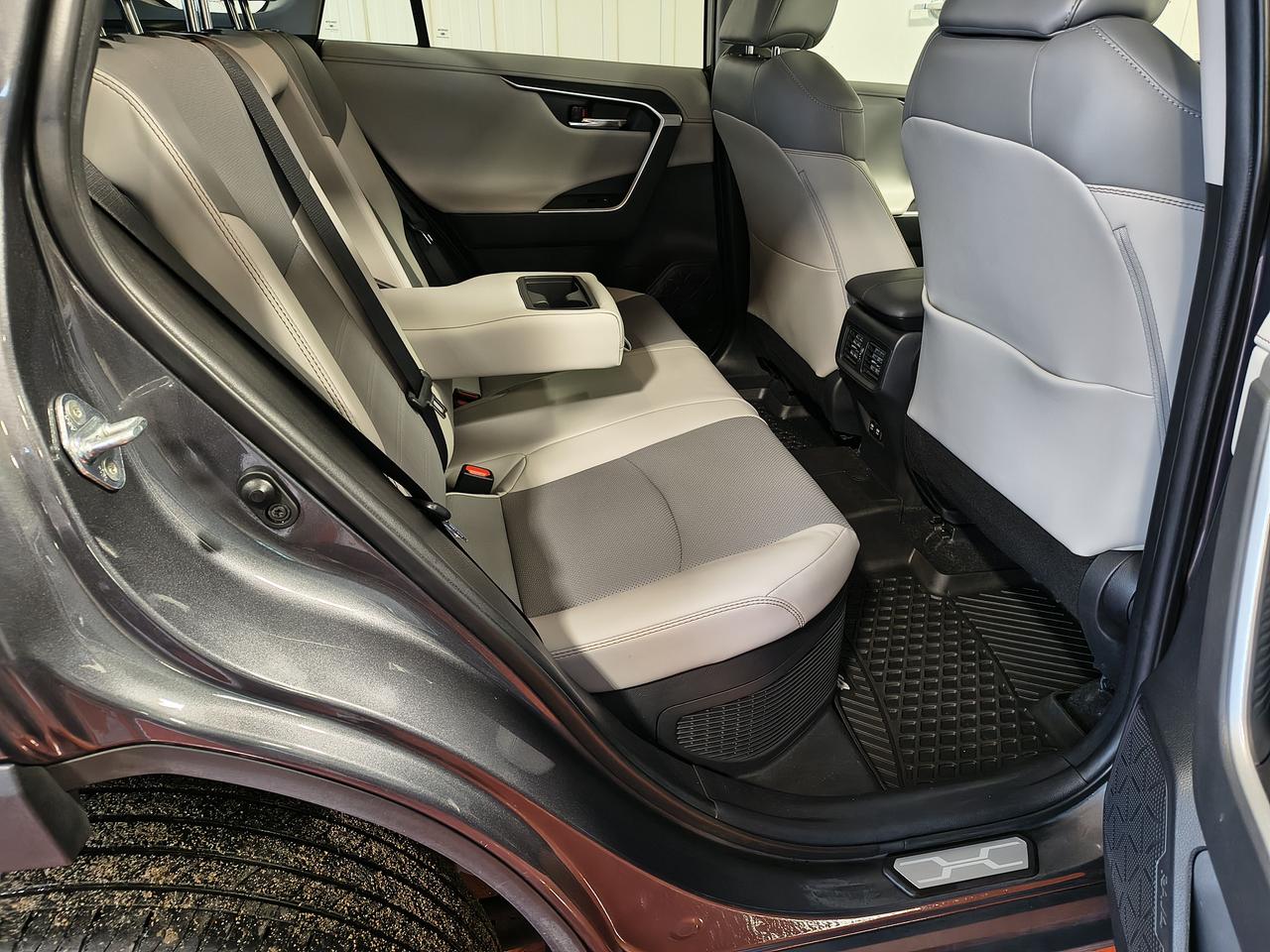2021 Toyota RAV4 Hybrid Limited Photo