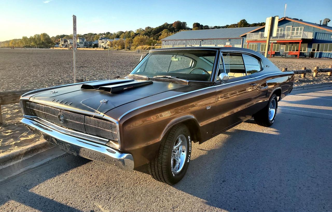 1966 Dodge Charger 383 Photo