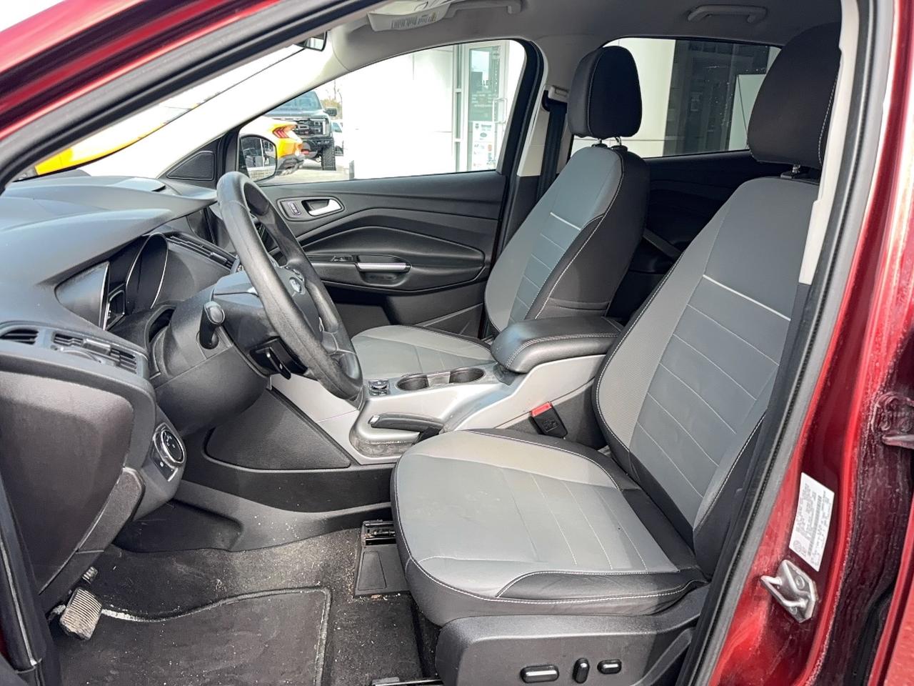 2014 Ford Escape SE, 4WD, POWER LIFTGATE, NAVIGATION, AS TRADED Photo