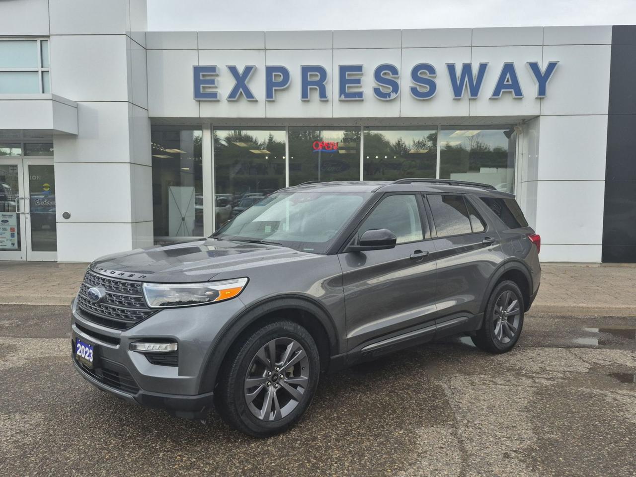 2023 Ford Explorer XLT APPEARANCE PACKAGE! 202A, LOADED, 7 PASSENGER! Photo0