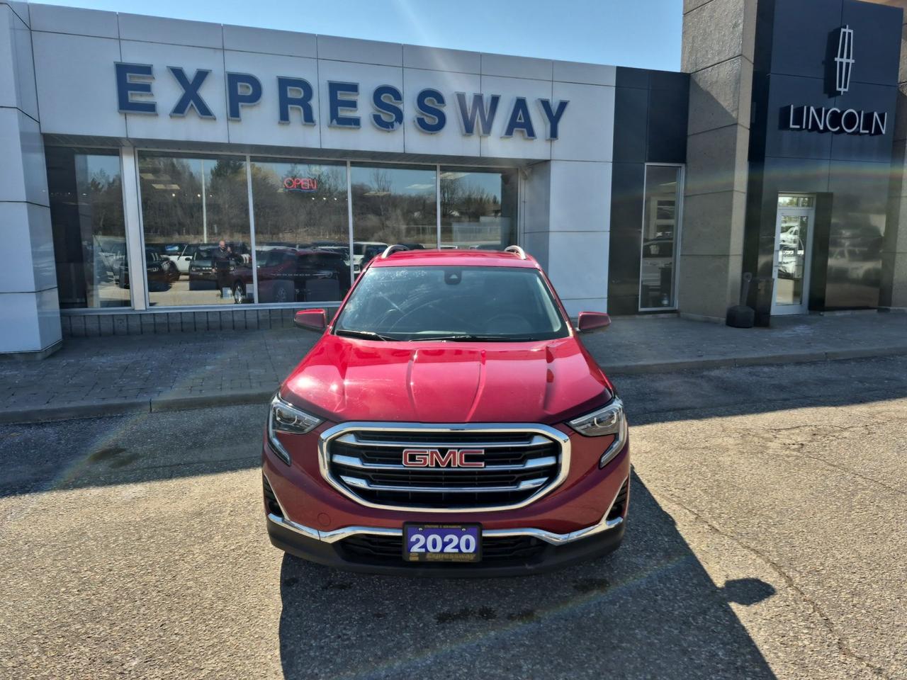 2020 GMC Terrain AWD, SLT, 2L TURBO, GREAT ON FUEL! LOWER KM'S! Photo1