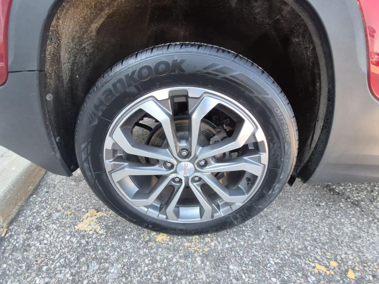 2020 GMC Terrain AWD, SLT, 2L TURBO, GREAT ON FUEL! LOWER KM'S! Photo