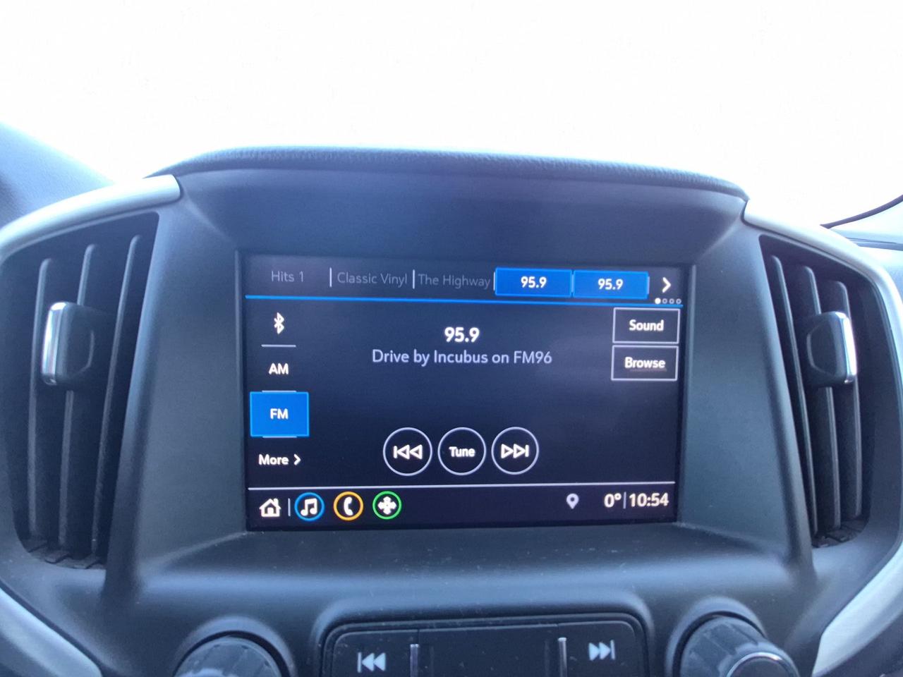 2020 GMC Terrain AWD, SLT, 2L TURBO, GREAT ON FUEL! LOWER KM'S! Photo