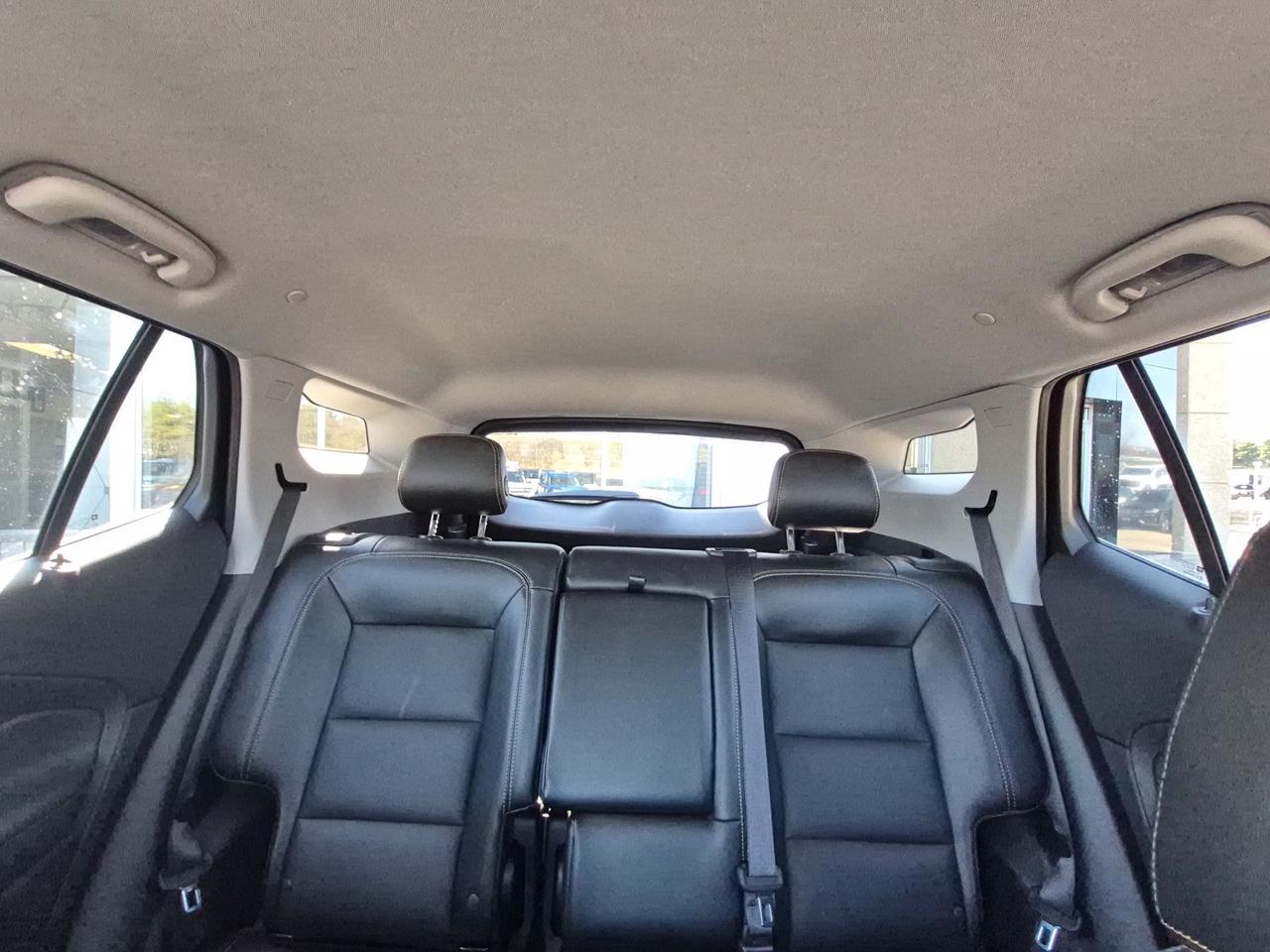 2020 GMC Terrain AWD, SLT, 2L TURBO, GREAT ON FUEL! LOWER KM'S! Photo