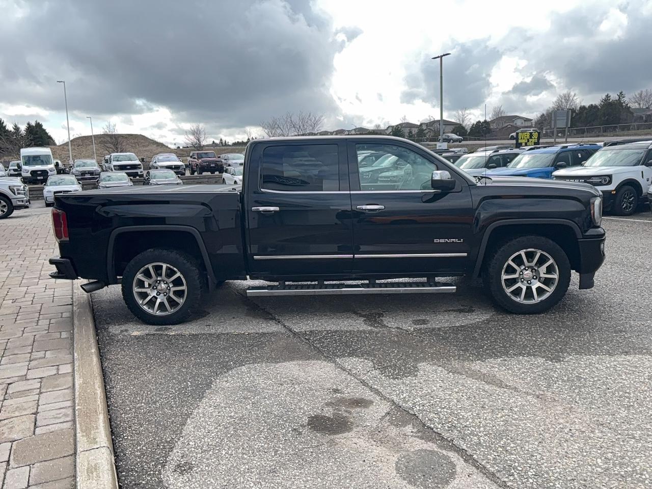 2017 GMC Sierra 1500 DENALI, LEATHER, SUNROOF, LOCAL TRADE! 5.3L Photo