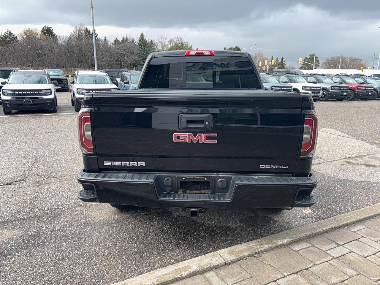 2017 GMC Sierra 1500 DENALI, LEATHER, SUNROOF, LOCAL TRADE! 5.3L Photo