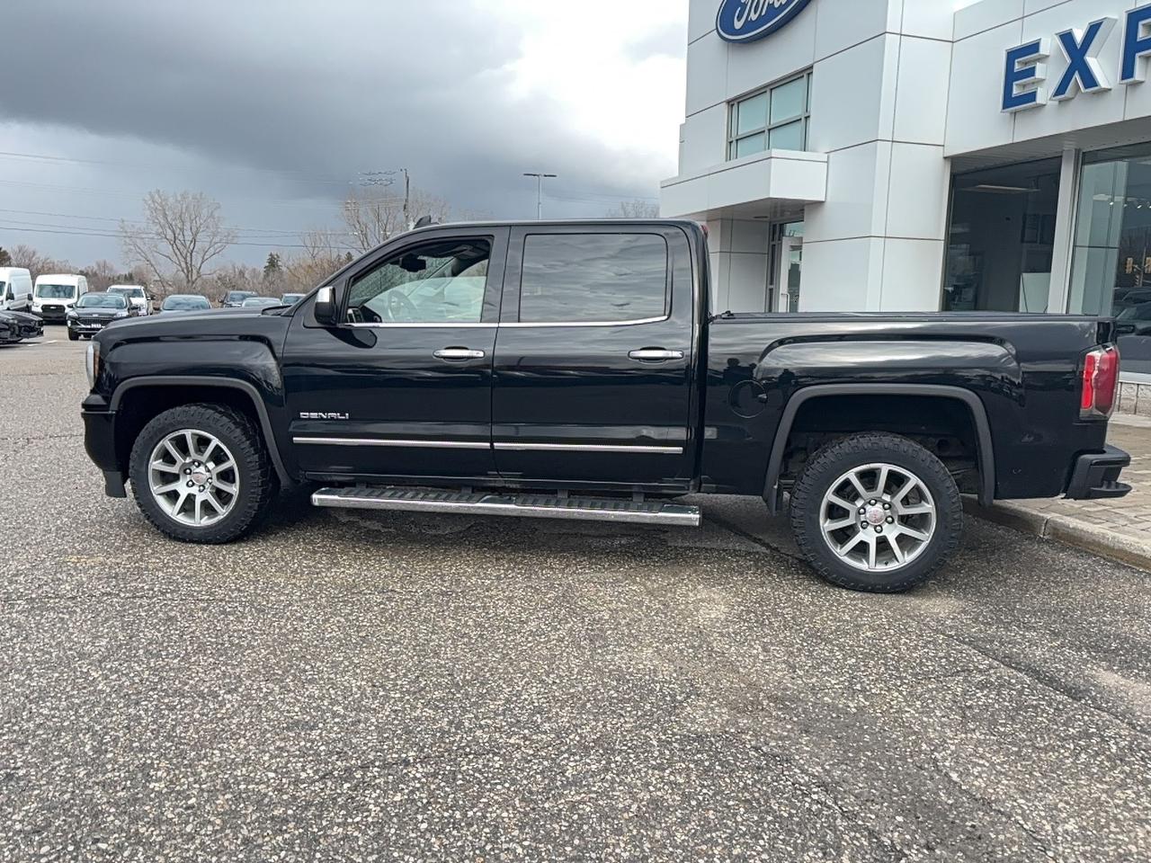 2017 GMC Sierra 1500 DENALI, LEATHER, SUNROOF, LOCAL TRADE! 5.3L Photo