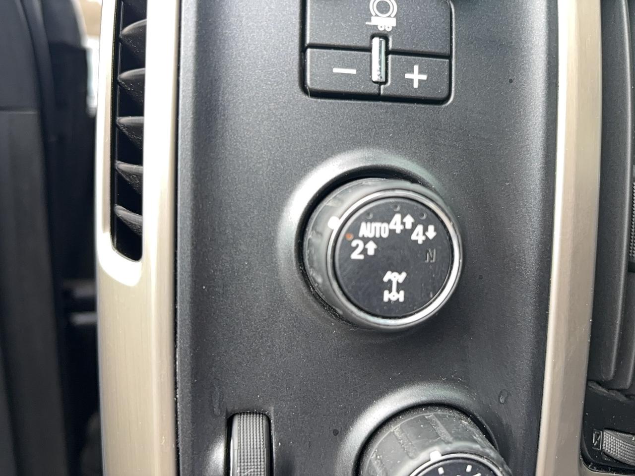 2017 GMC Sierra 1500 DENALI, LEATHER, SUNROOF, LOCAL TRADE! 5.3L Photo