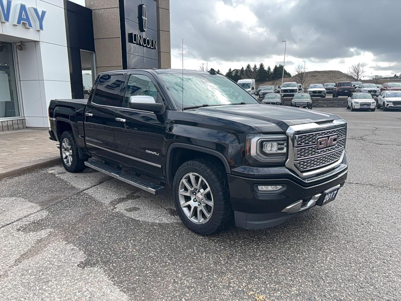 2017 GMC Sierra 1500 DENALI, LEATHER, SUNROOF, LOCAL TRADE! 5.3L Photo1