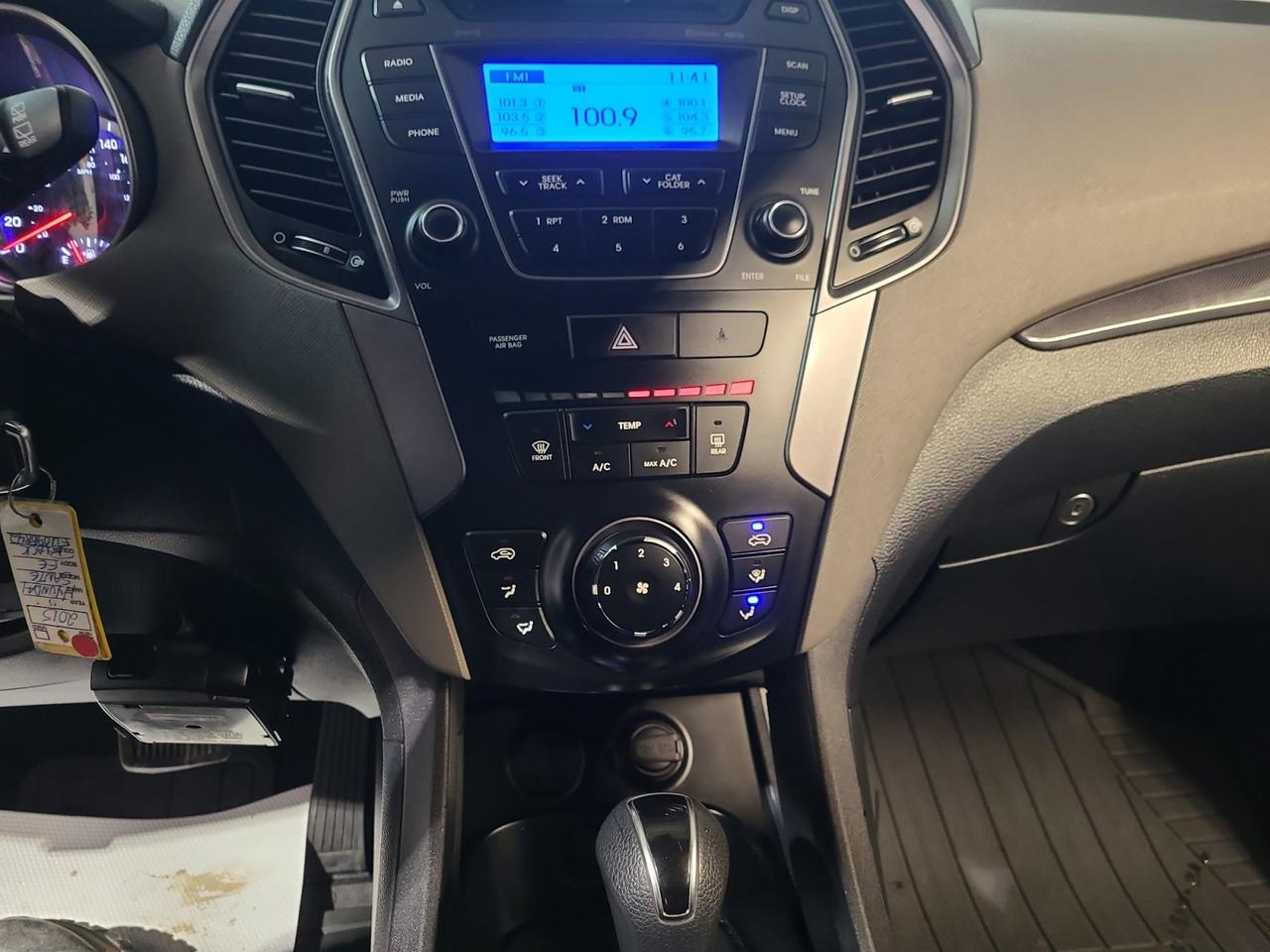 2015 Hyundai Santa Fe  - Photo #15