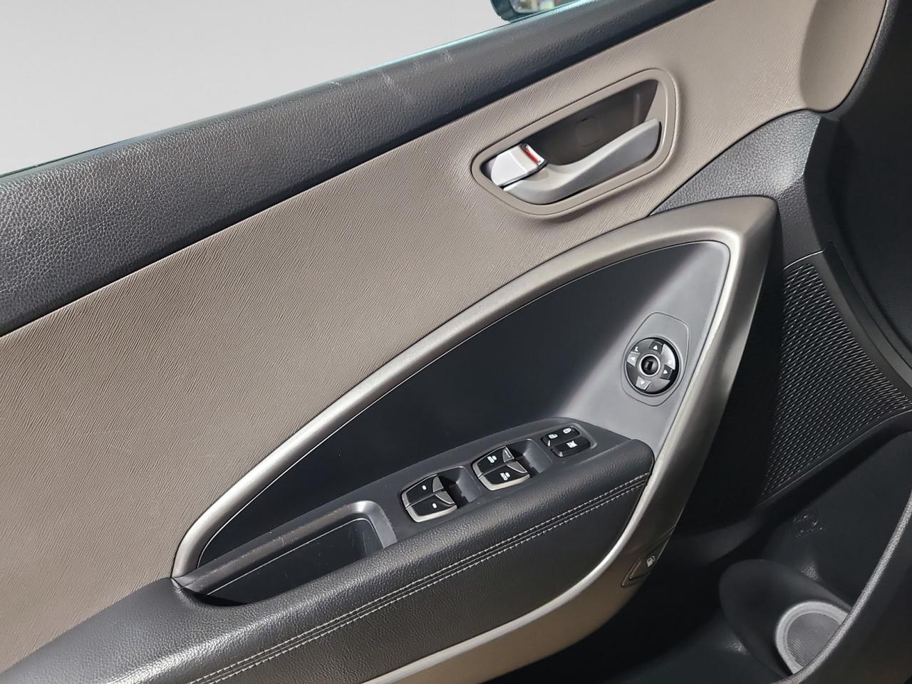 2015 Hyundai Santa Fe  Photo
