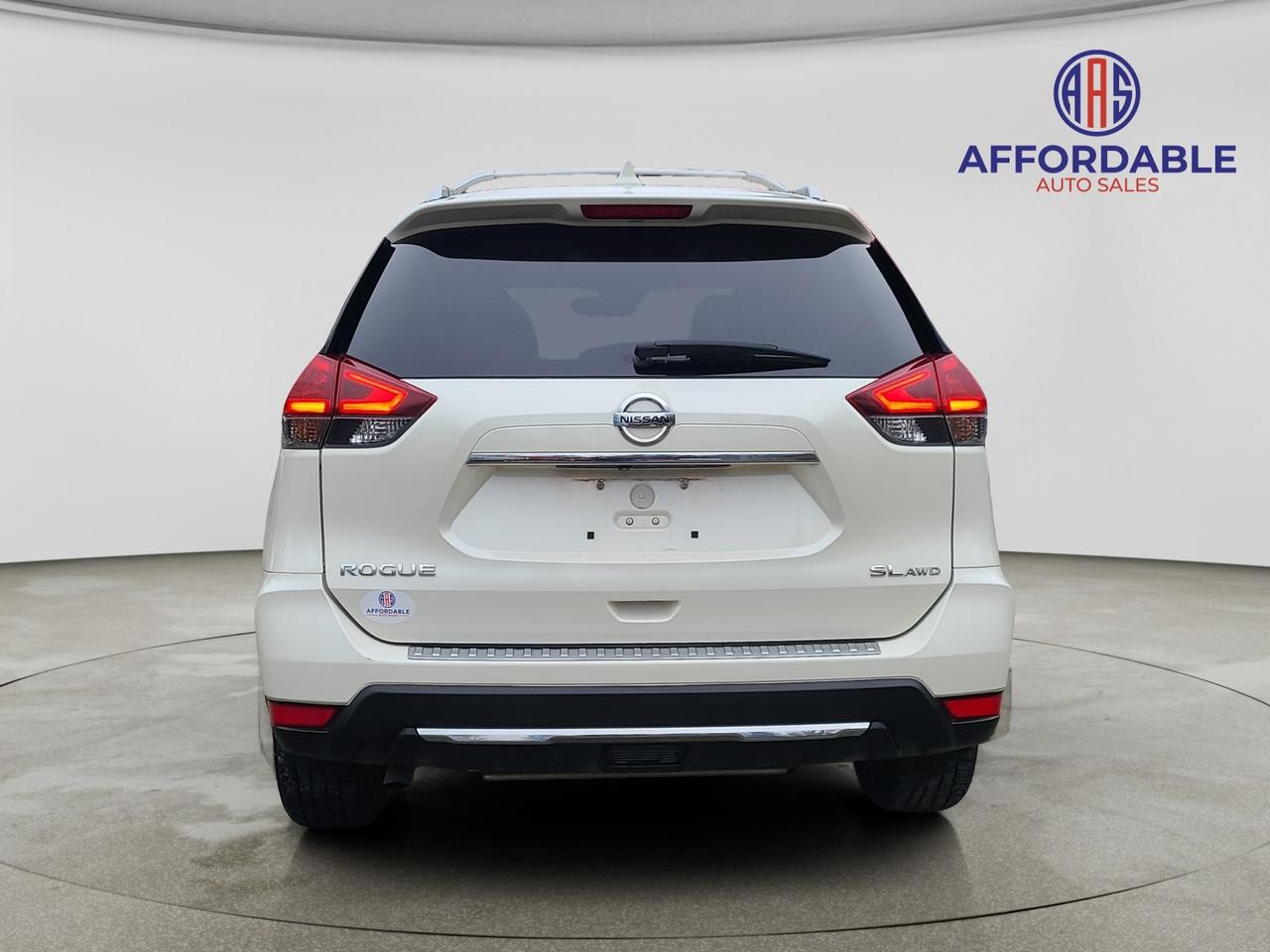 2018 Nissan Rogue S - Photo #4