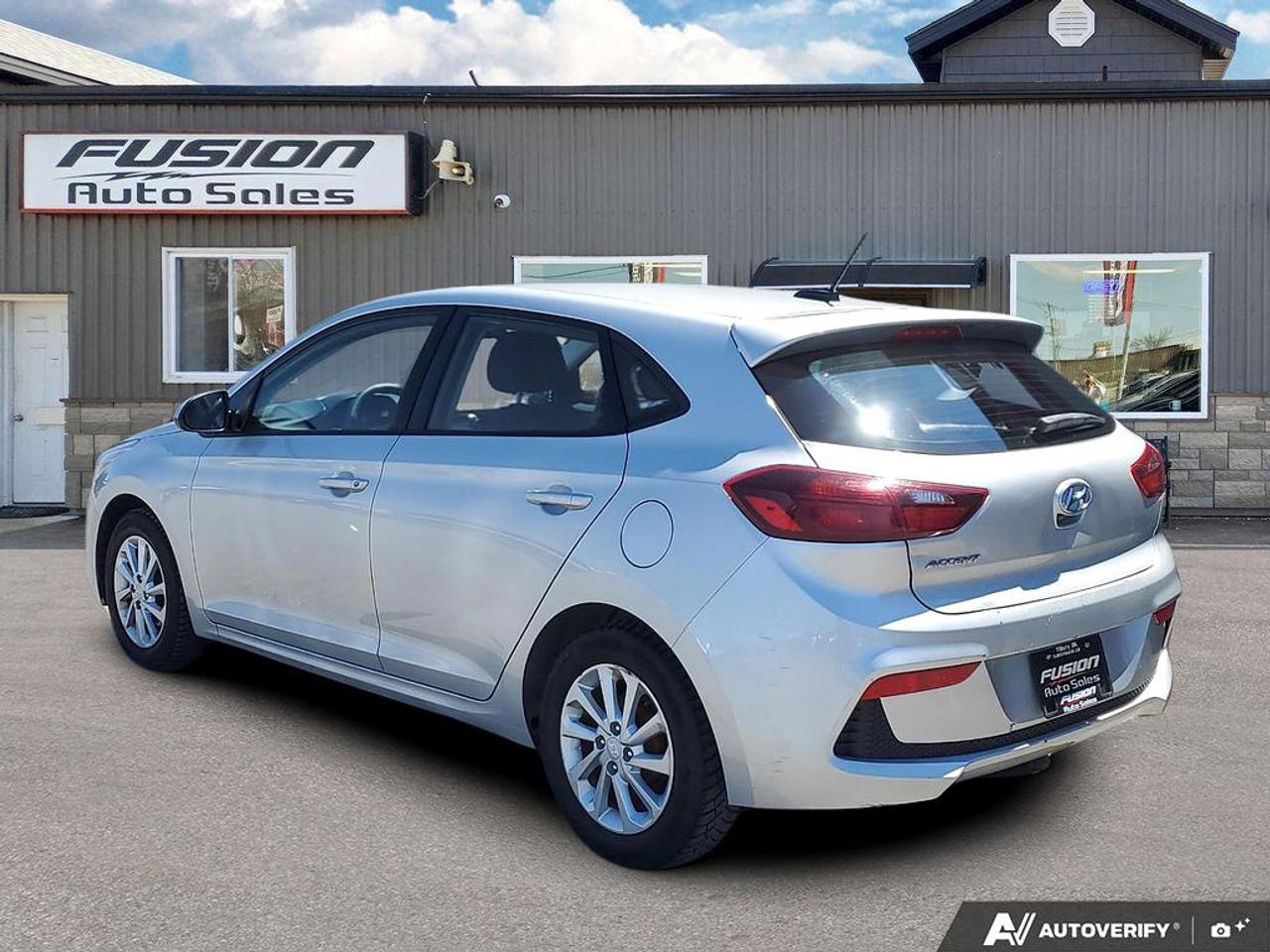 2019 Hyundai Accent 5 Door Preferred Auto Photo4