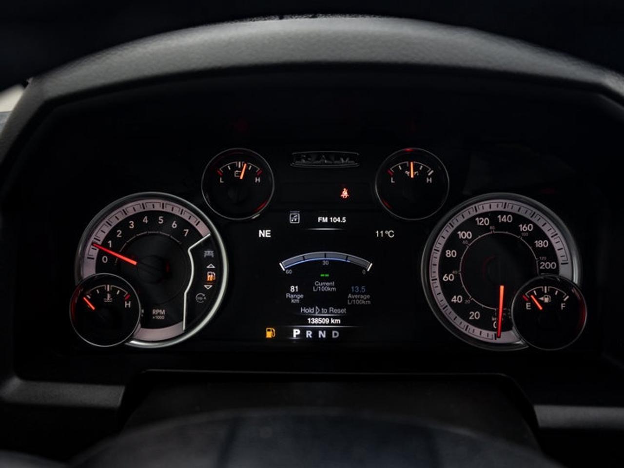 2019 RAM 1500 Classic EXPRESS Photo3
