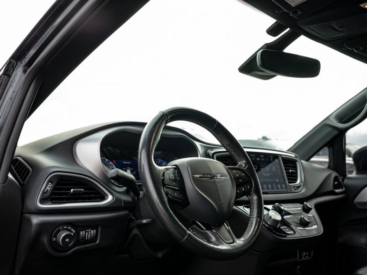 2020 Chrysler Pacifica Touring-L Plus Photo