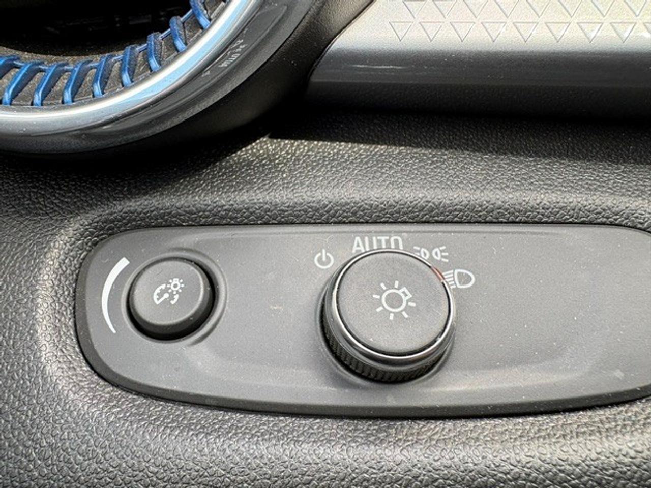 2025 Chevrolet Trax LT Photo