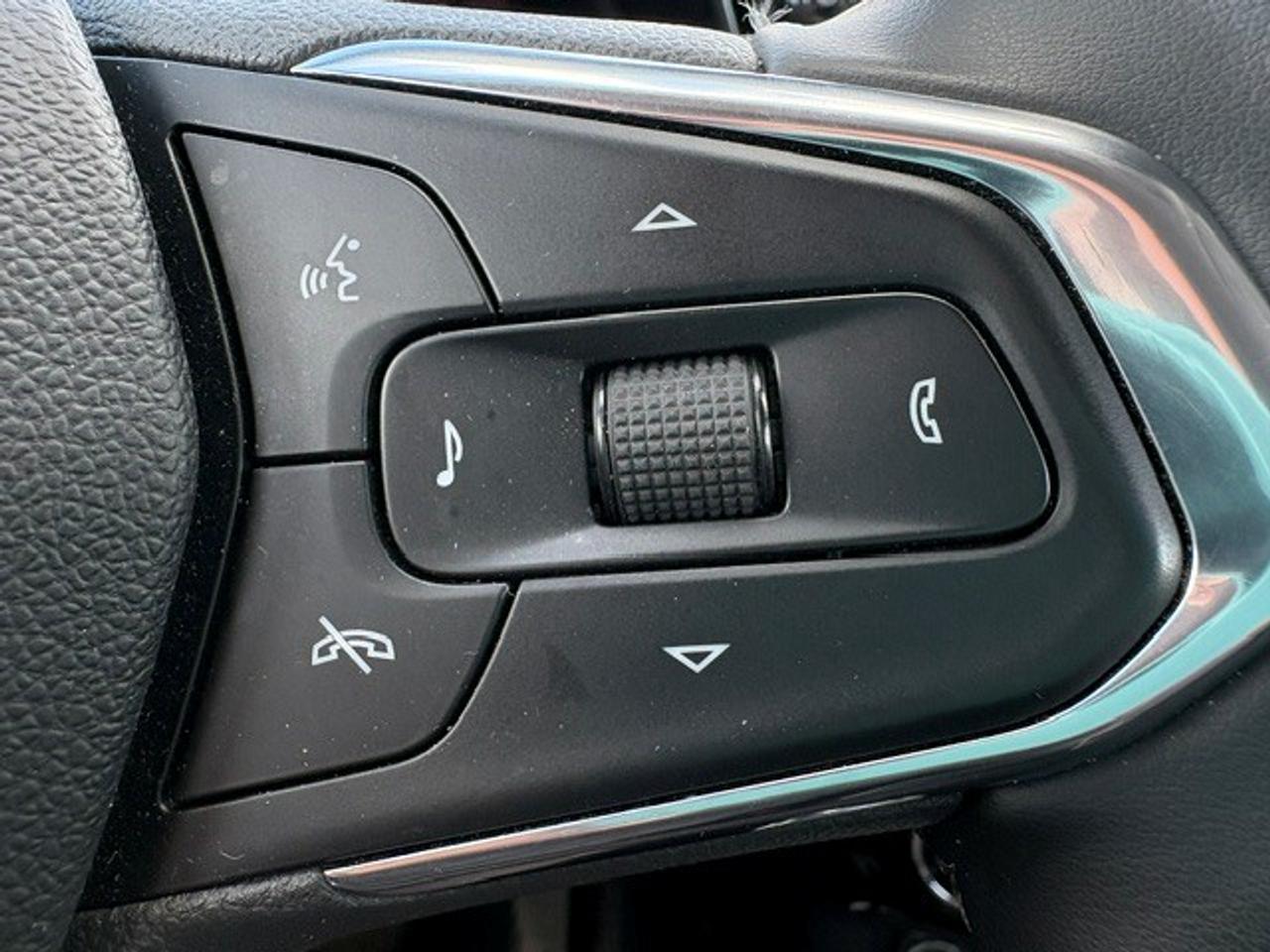 2025 Chevrolet Trax LT Photo