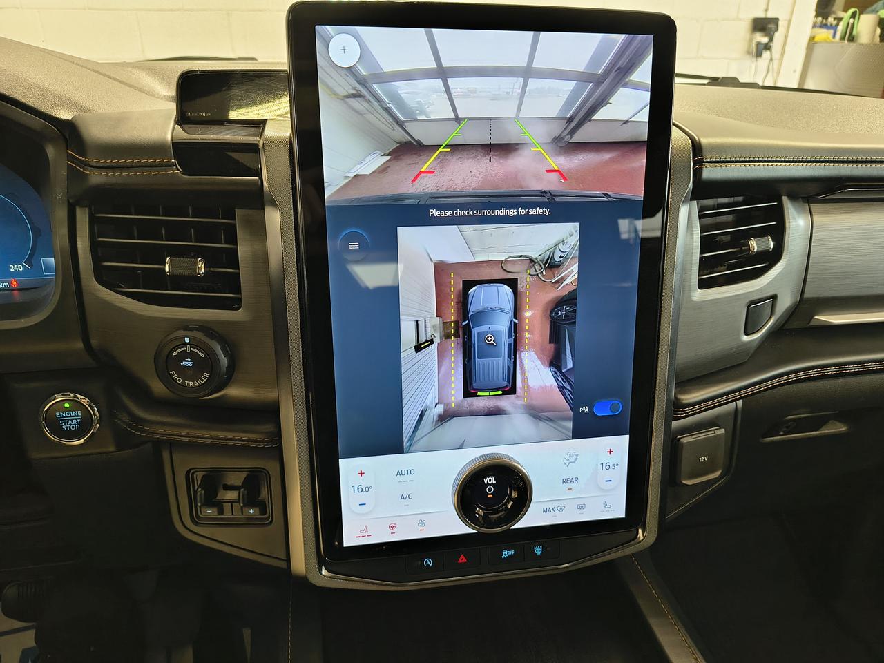 2023 Ford Expedition Platinum Max Photo