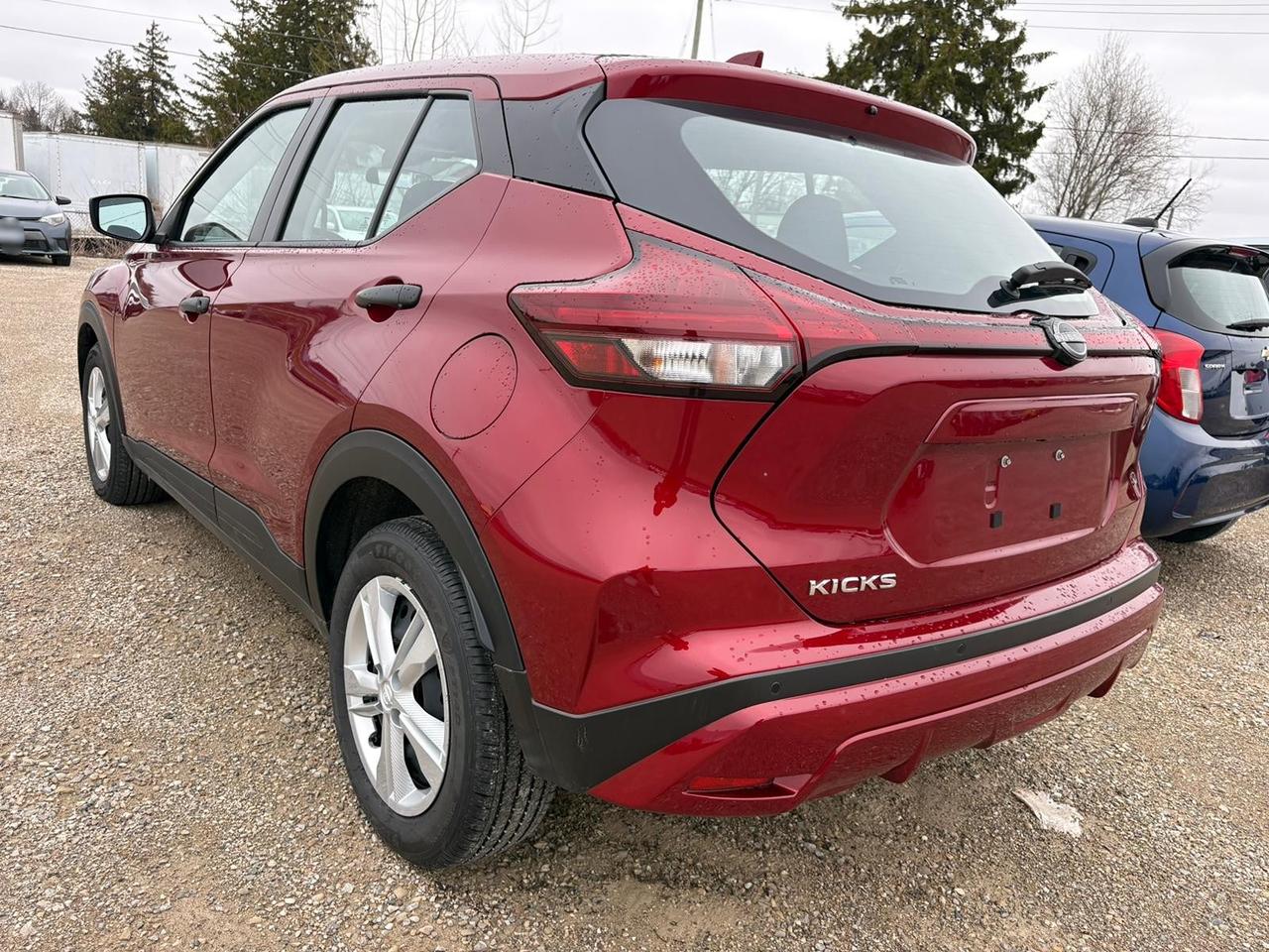 2025 Nissan Kicks S Photo2