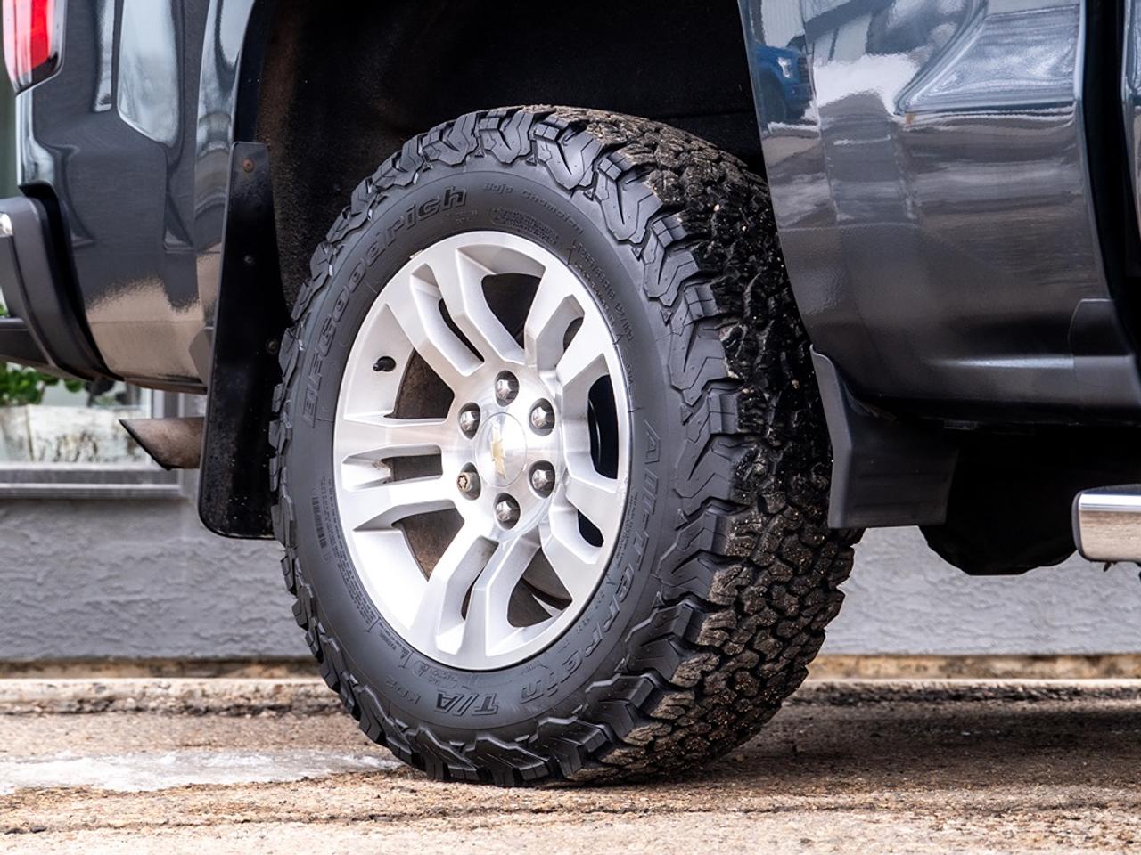 2018 Chevrolet Silverado 1500 LT Photo3