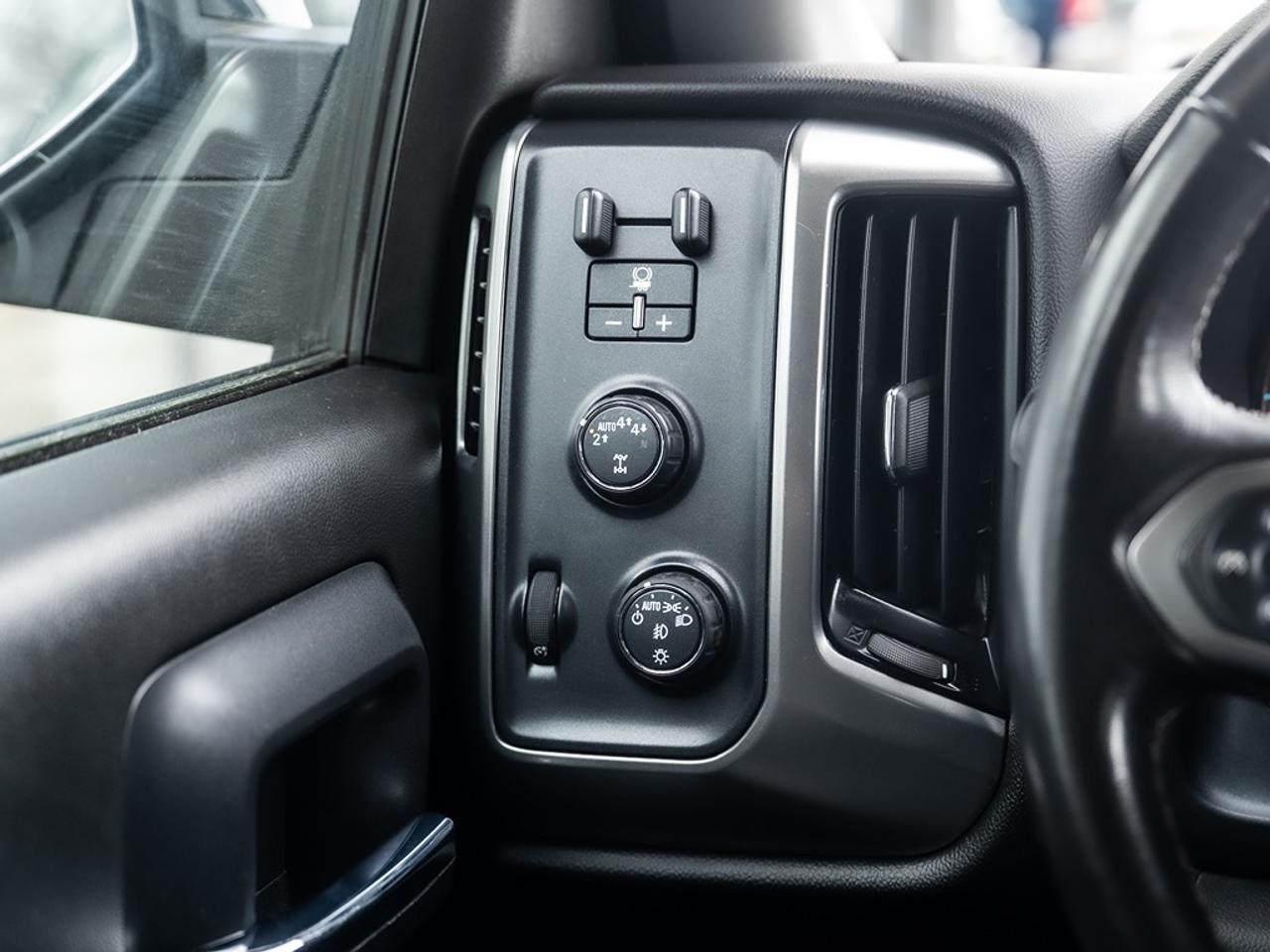 2018 Chevrolet Silverado 1500 LT Photo11