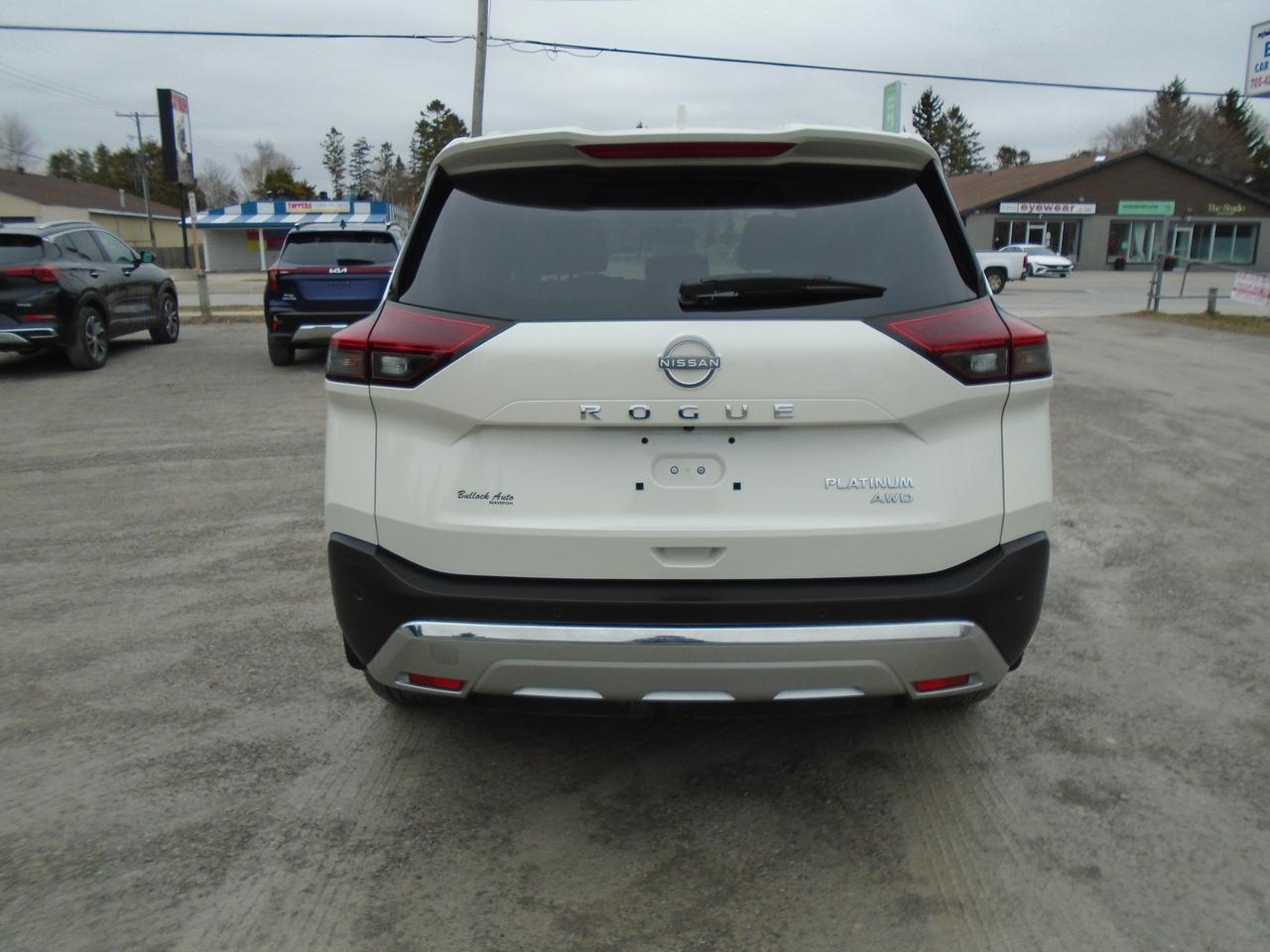 2023 Nissan Rogue Platinum Photo3