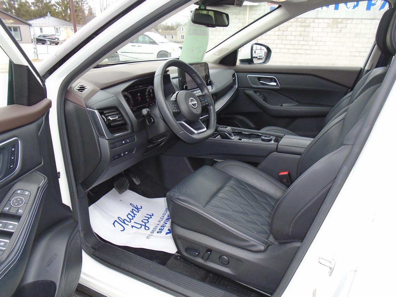 2023 Nissan Rogue Platinum Photo