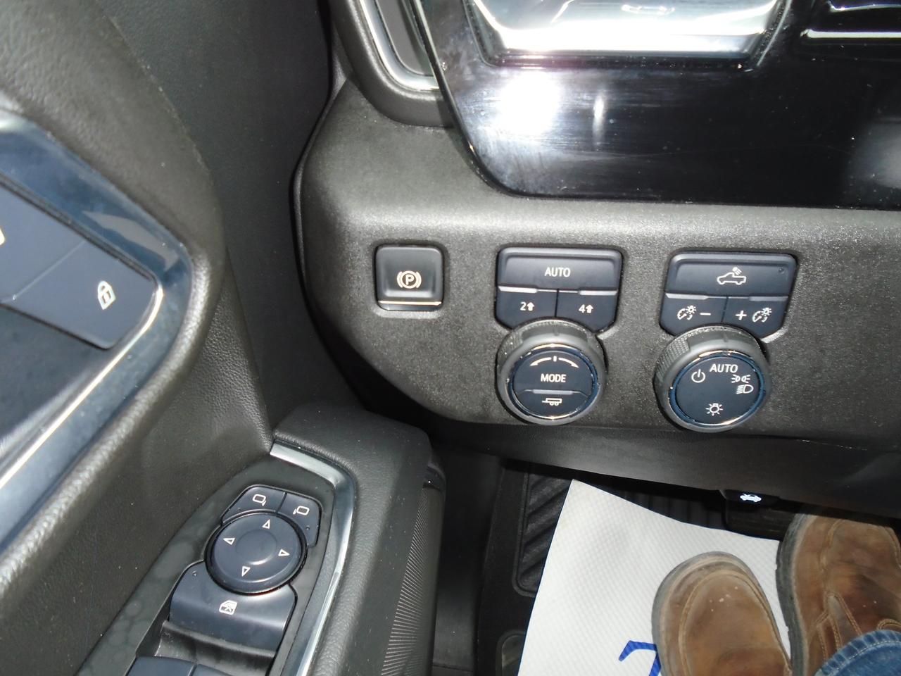 2023 Nissan Rogue Platinum Photo