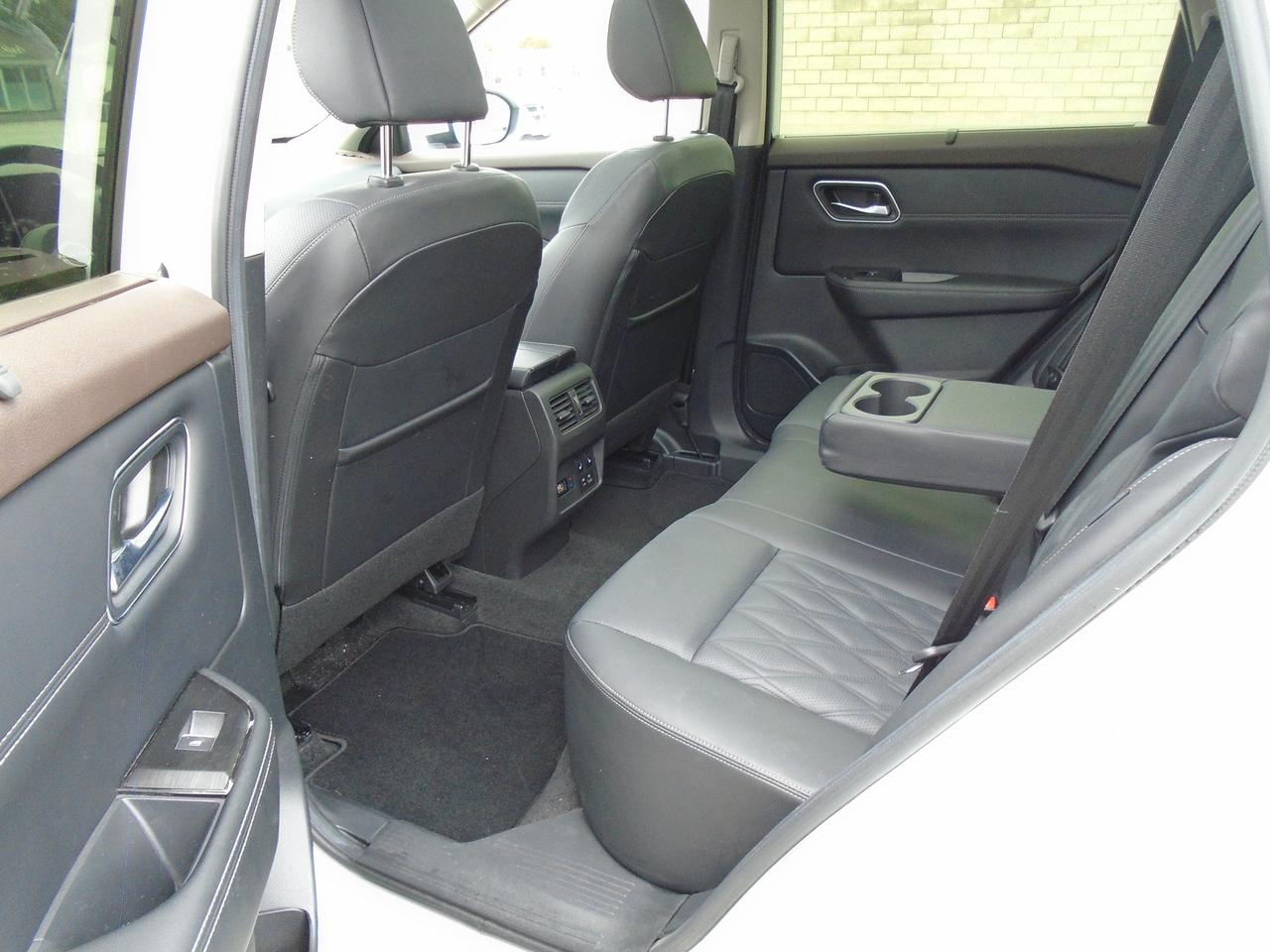 2023 Nissan Rogue Platinum Photo