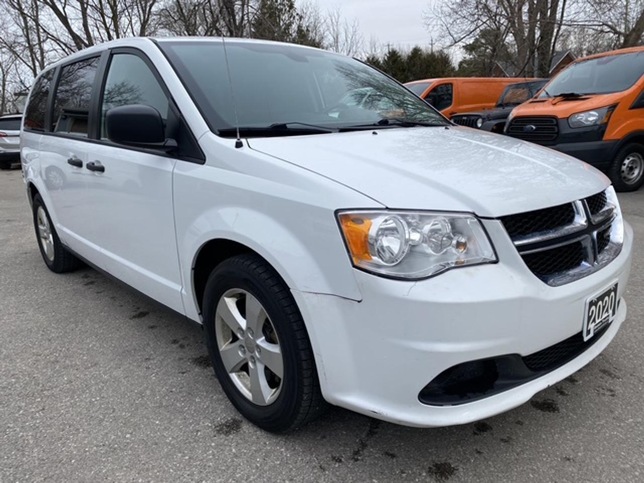 2020 Dodge Grand Caravan SE Photo2