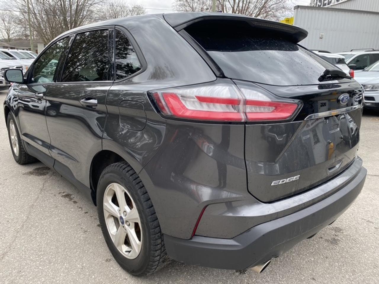 2019 Ford Edge SE AWD Photo3