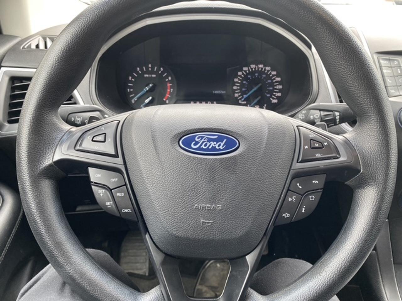 2019 Ford Edge SE AWD Photo