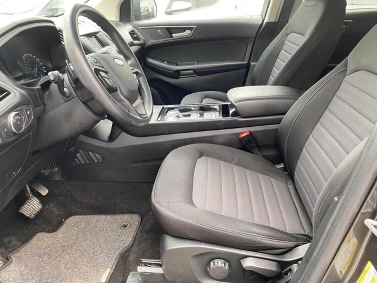 2019 Ford Edge SE AWD Photo