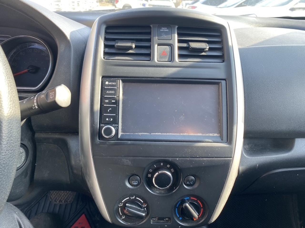 2019 Nissan Versa SV Photo