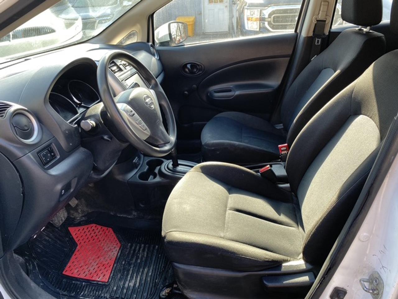 2019 Nissan Versa SV Photo